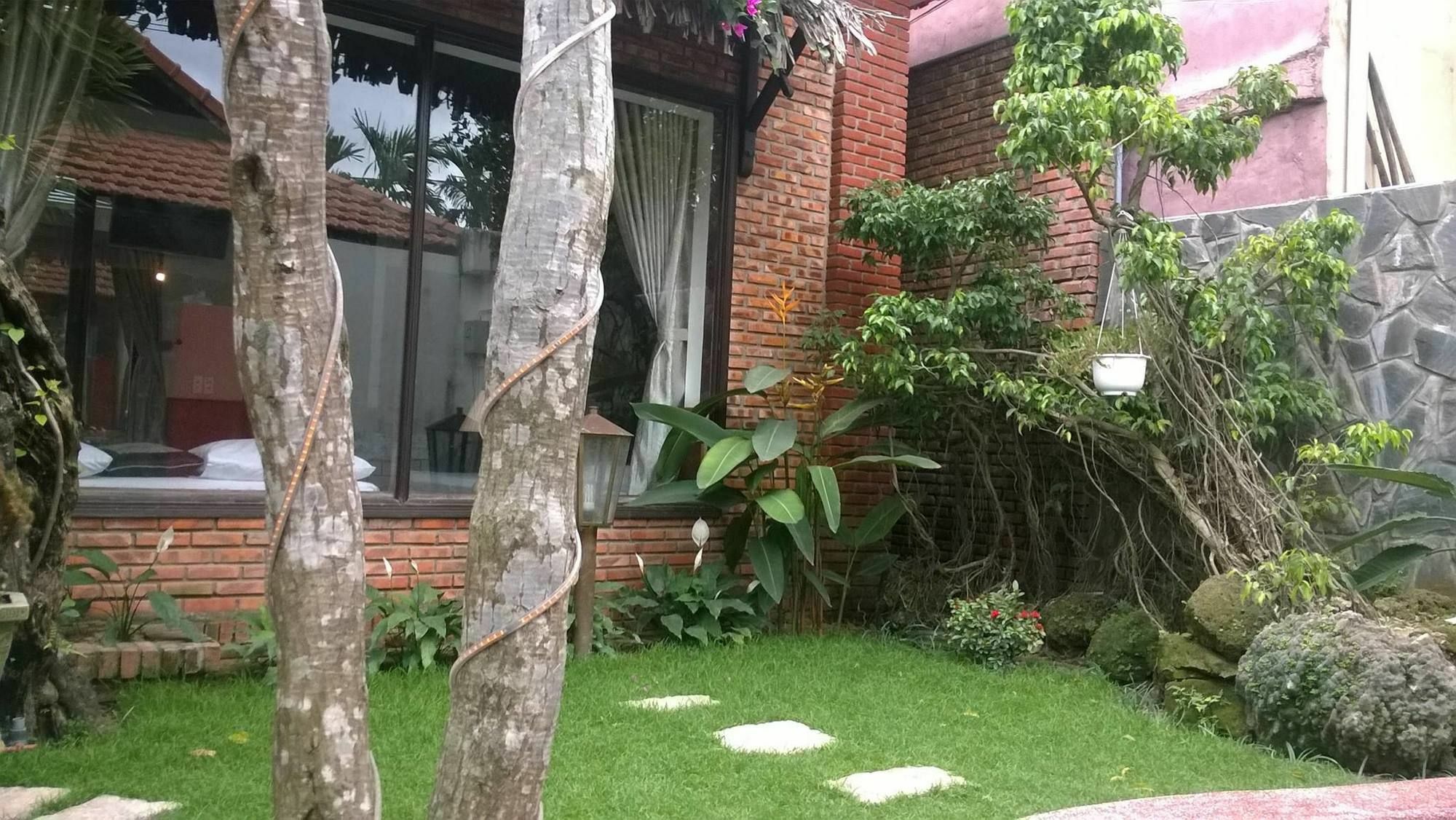 313 Cua Dai - Viet House Homestay Хойан Экстерьер фото